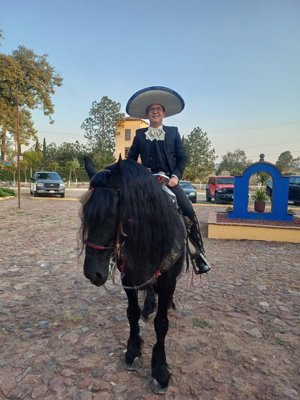 Edgar Ulises requinto y voz